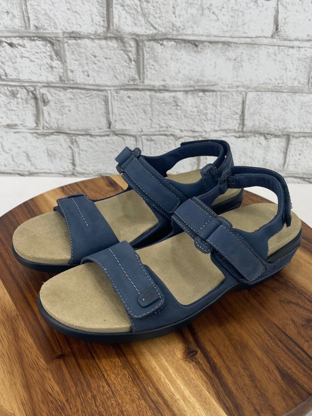 Aravon by New Balance Katy Womens 9 B Blue Leather Adjustable Wedge Sandals